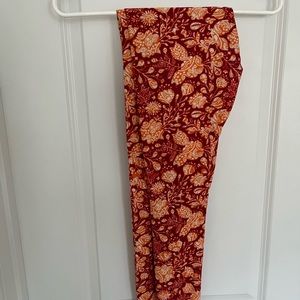 LuLaRoe OS Leggings ♥️🧡♥️